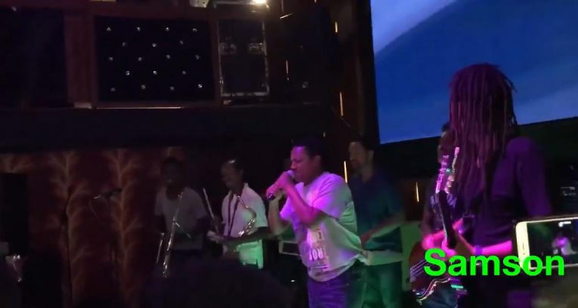 Teddy Afro singing at Mama’s Kitchen - Marakiye (Ethiopian Music)